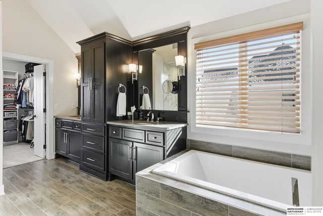 21815 Marinda Street, Elkhorn, NE 68022