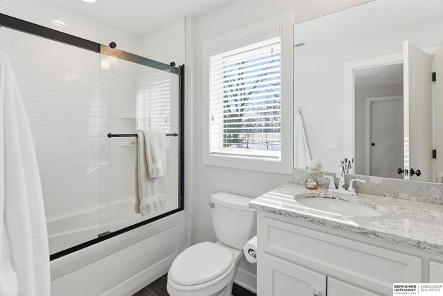 21815 Marinda Street, Elkhorn, NE 68022