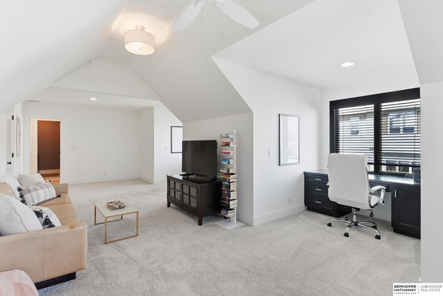 21815 Marinda Street, Elkhorn, NE 68022