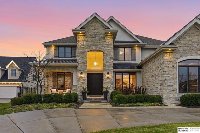 21815 Marinda Street, Elkhorn, NE 68022