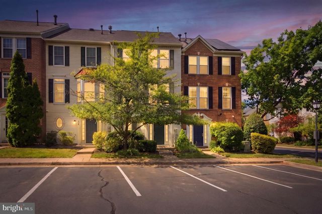 940 HARRISON CIR, Alexandria, VA 22304