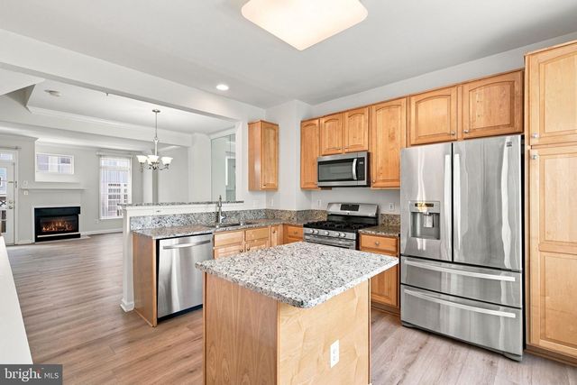 940 HARRISON CIR, Alexandria, VA 22304