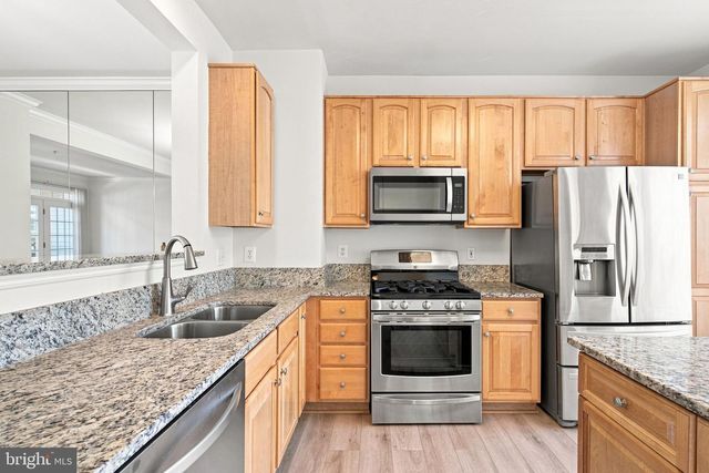 940 HARRISON CIR, Alexandria, VA 22304
