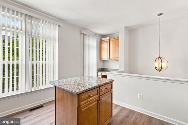 940 HARRISON CIR, Alexandria, VA 22304