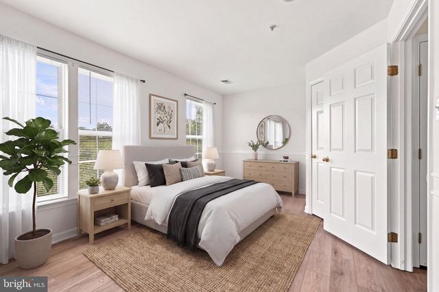 940 HARRISON CIR, Alexandria, VA 22304