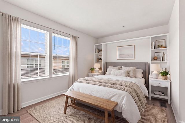 940 HARRISON CIR, Alexandria, VA 22304