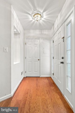 940 HARRISON CIR, Alexandria, VA 22304