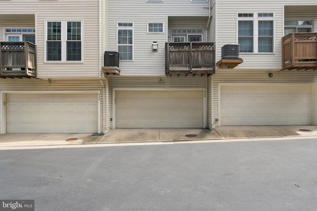 940 HARRISON CIR, Alexandria, VA 22304