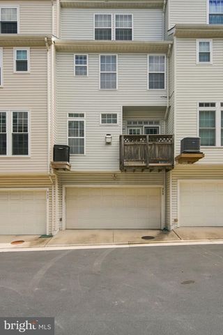 940 HARRISON CIR, Alexandria, VA 22304