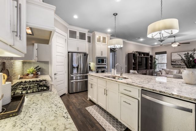 4003 Cinnabar Falls Way, Arlington, TX 76005
