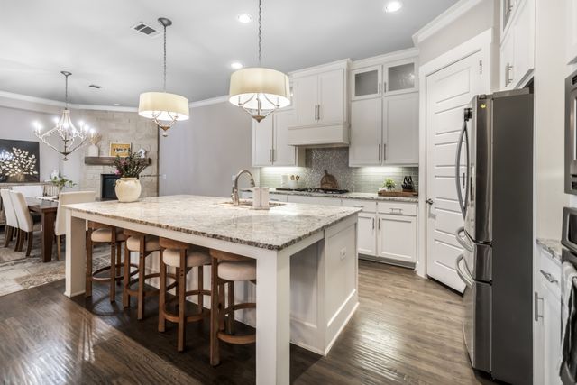 4003 Cinnabar Falls Way, Arlington, TX 76005