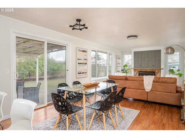 1916 Ne 13TH Ave, Hillsboro, OR 97124