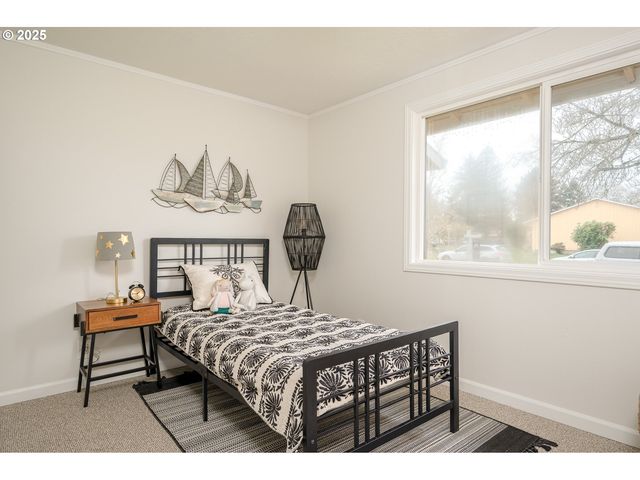 1916 Ne 13TH Ave, Hillsboro, OR 97124