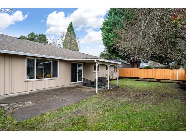 1916 Ne 13TH Ave, Hillsboro, OR 97124