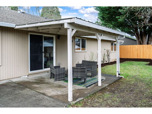 1916 Ne 13TH Ave, Hillsboro, OR 97124