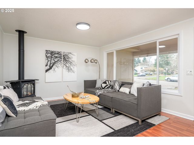 1916 Ne 13TH Ave, Hillsboro, OR 97124