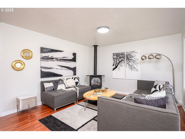 1916 Ne 13TH Ave, Hillsboro, OR 97124