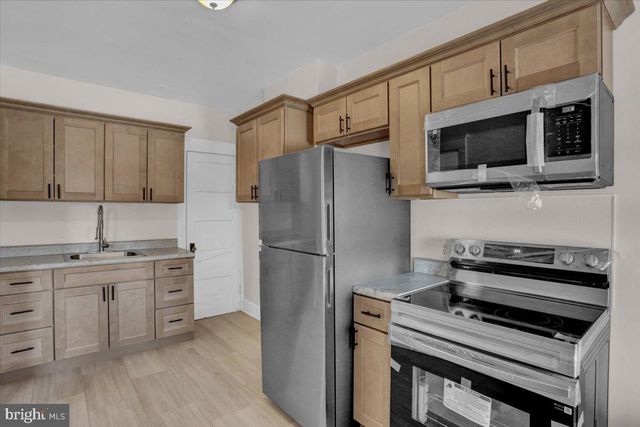 2715 PERKIOMEN AVE, Reading, PA 19606