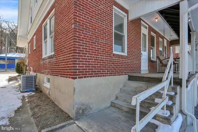 2715 PERKIOMEN AVE, Reading, PA 19606