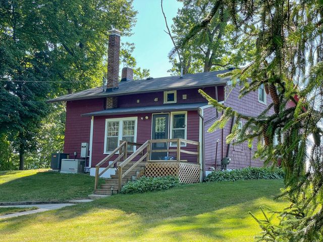 44096 Woodman Drive, Paw Paw, MI 49079