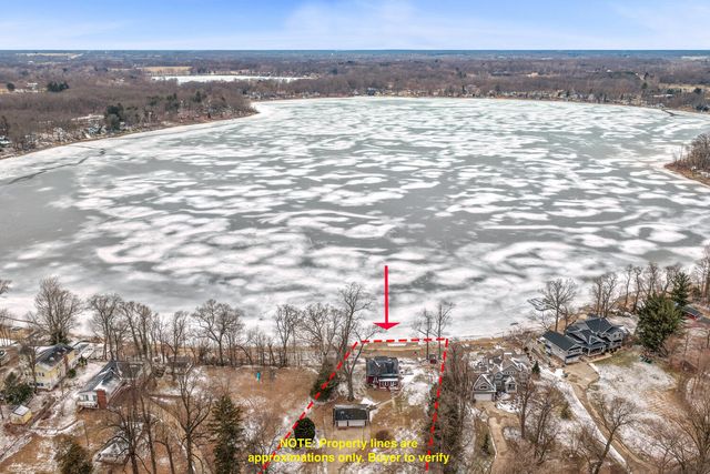 44096 Woodman Drive, Paw Paw, MI 49079