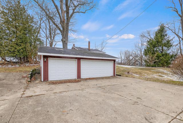 44096 Woodman Drive, Paw Paw, MI 49079