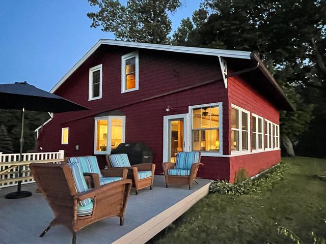 44096 Woodman Drive, Paw Paw, MI 49079