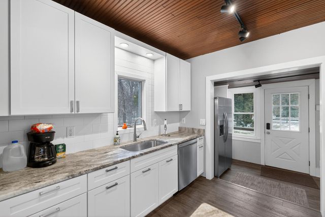 44096 Woodman Drive, Paw Paw, MI 49079