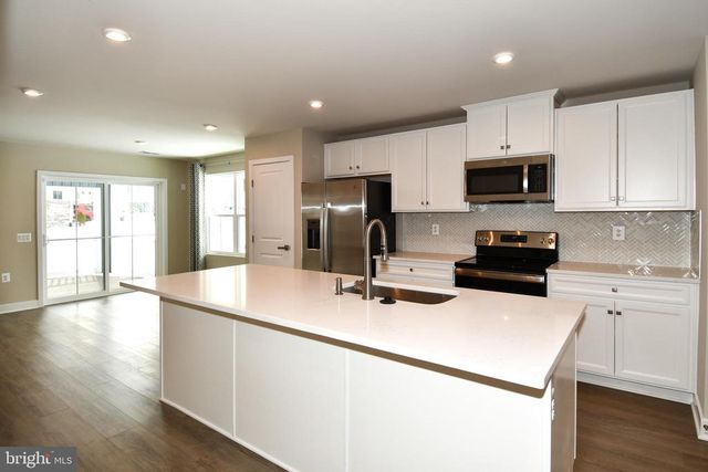 4512 BRIARHAVEN DR, Fredericksburg, VA 22408