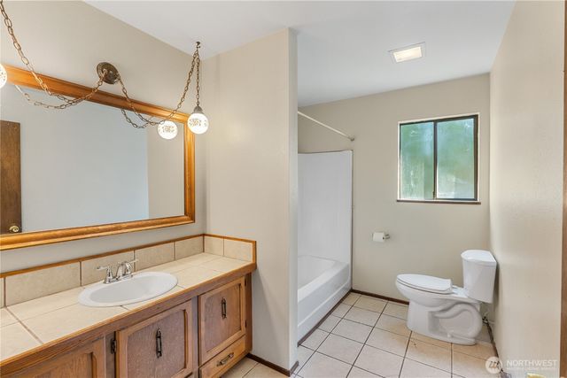 209 W Chenault Avenue, Hoquiam, WA 98550