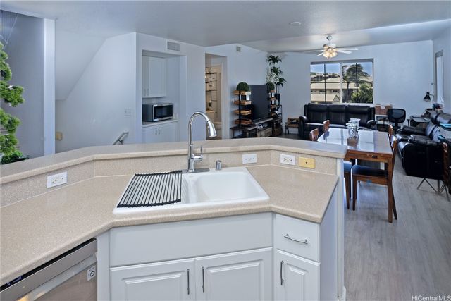 7018 Hawaii Kai Drive 5-2, Honolulu, HI 96825