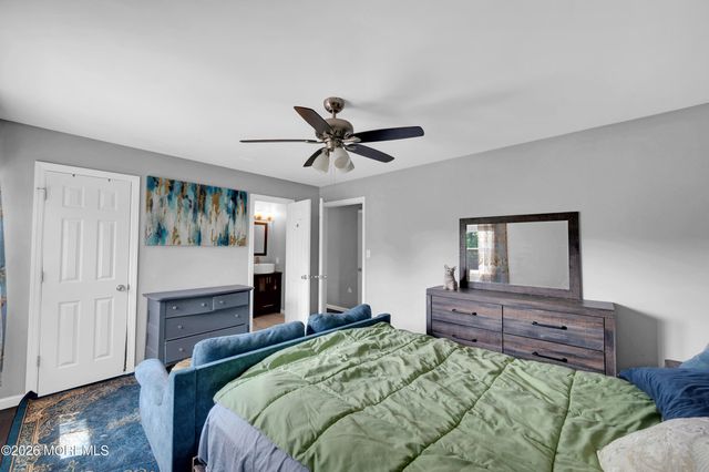 8 Asheville Street, Toms River, NJ 08753
