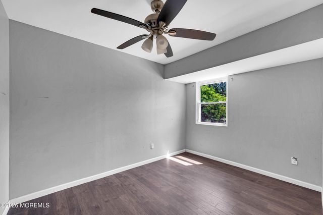8 Asheville Street, Toms River, NJ 08753