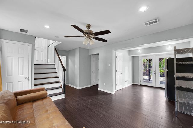 8 Asheville Street, Toms River, NJ 08753