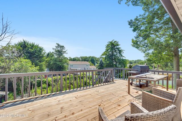 8 Asheville Street, Toms River, NJ 08753