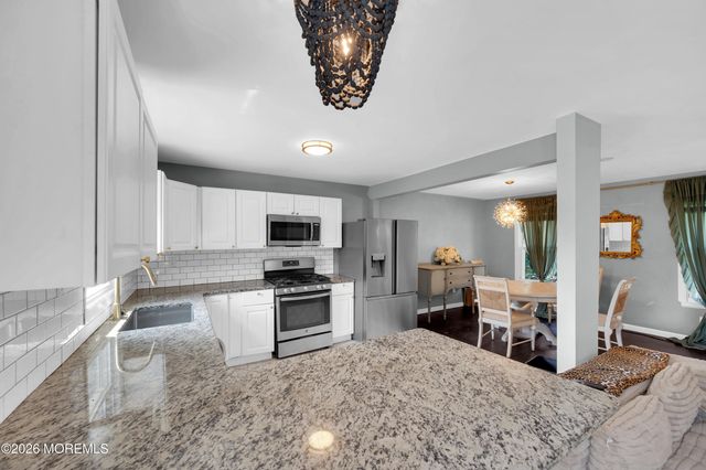 8 Asheville Street, Toms River, NJ 08753