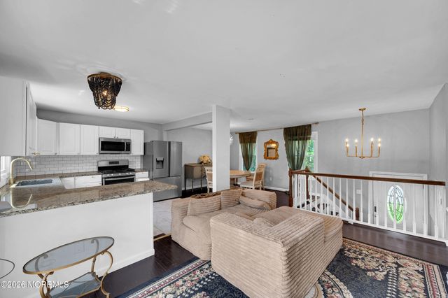 8 Asheville Street, Toms River, NJ 08753