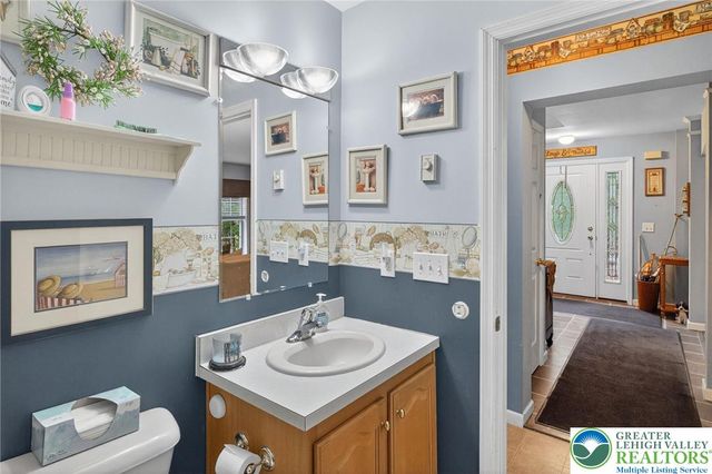 216 Pheasant Place, Coolbaugh Twp, PA 18466