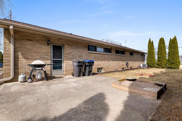 123 N 12th STREET, Oostburg, WI 53070