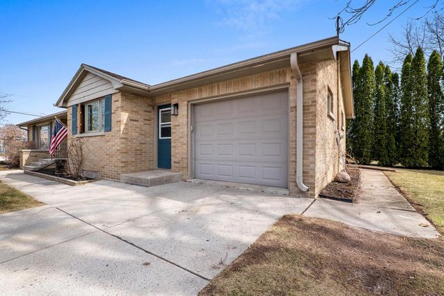 123 N 12th STREET, Oostburg, WI 53070