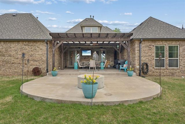 2521 Scarlet Oak Court, Choctaw, OK 73020