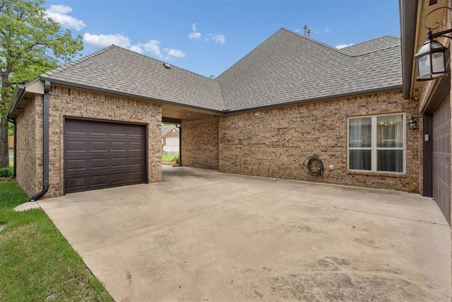 2521 Scarlet Oak Court, Choctaw, OK 73020