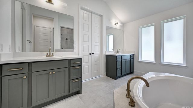 218 Hidalgo, Boerne, TX 78006