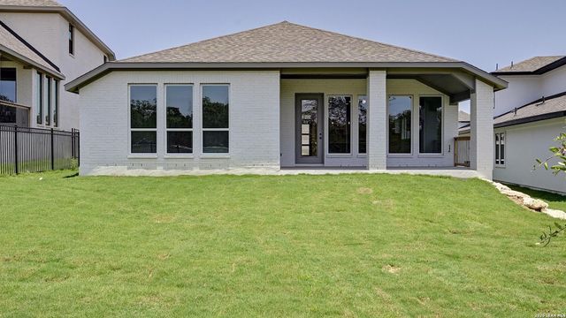 218 Hidalgo, Boerne, TX 78006