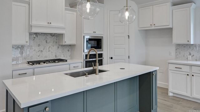 218 Hidalgo, Boerne, TX 78006