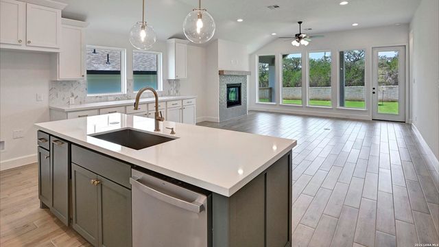 218 Hidalgo, Boerne, TX 78006