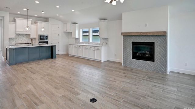 218 Hidalgo, Boerne, TX 78006