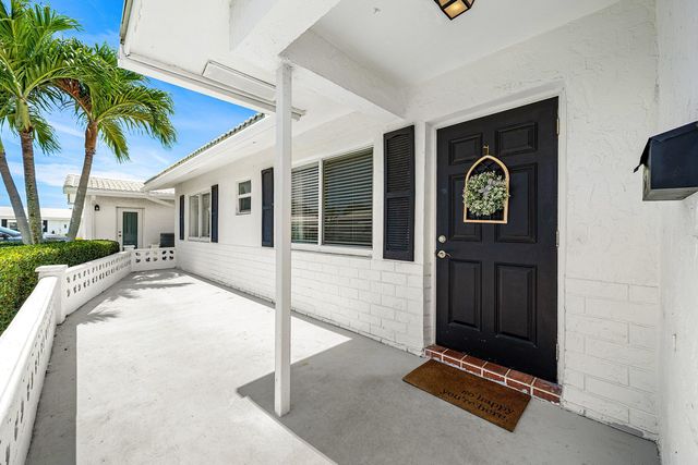 2105 SW 14th Place, Boynton Beach, FL 33426