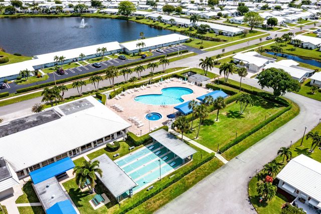 2105 SW 14th Place, Boynton Beach, FL 33426