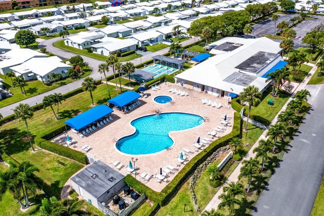 2105 SW 14th Place, Boynton Beach, FL 33426